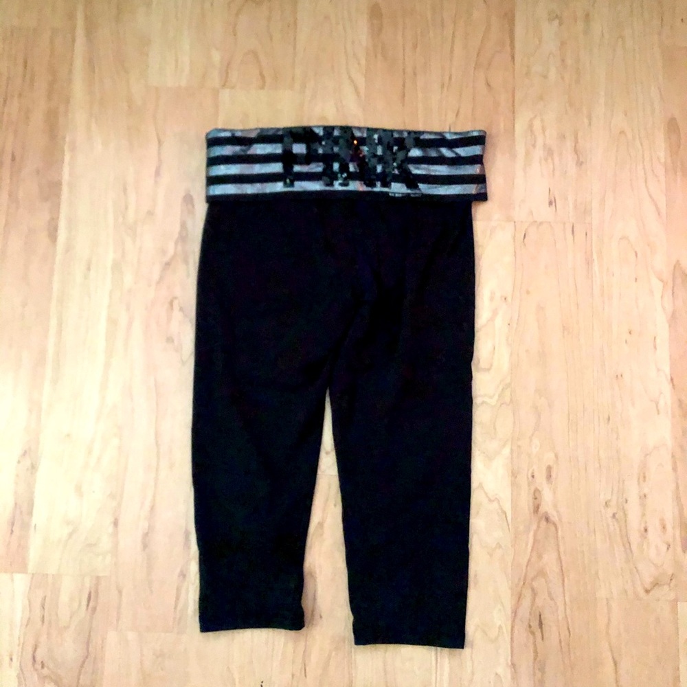 Vs pink Capri